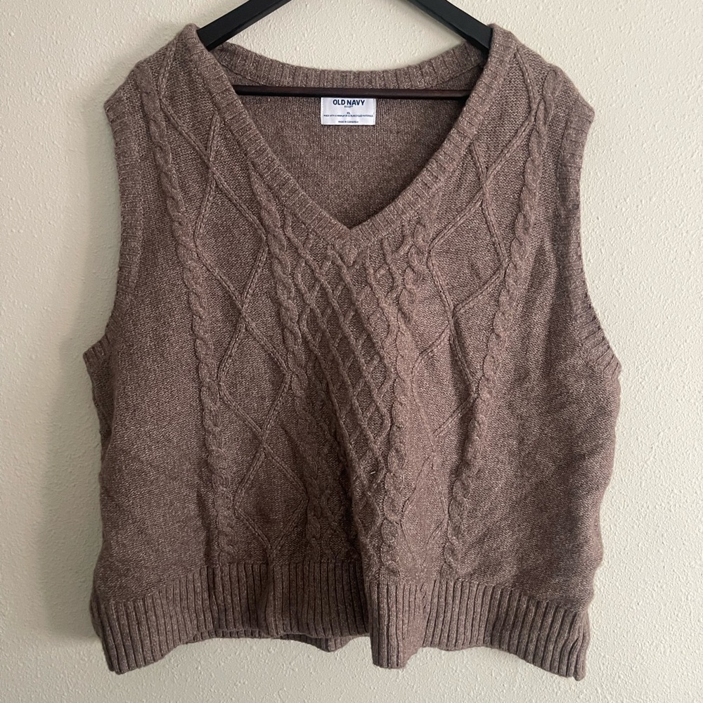 Old Navy Women's Brown Cable Knit Sweater Vest